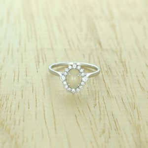 Classy Vintage White Opal Silver Star Ring Natural Stone Feminine Ring Simulated Diamonds Oval centre Gemstone Ring